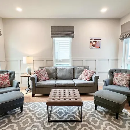 The 4M Favorite House - Stunning & Spotless 2-Bed Apt